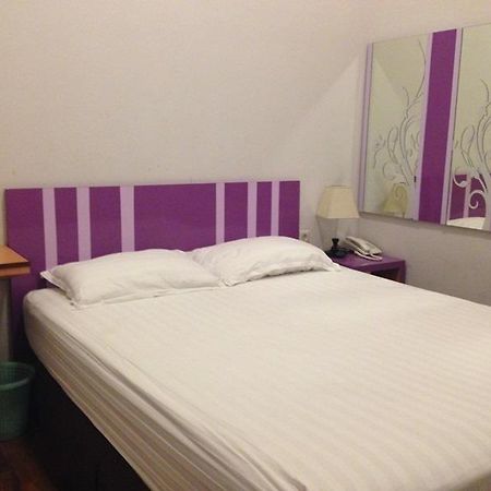 Violet Hotel Malang Eksteriør billede